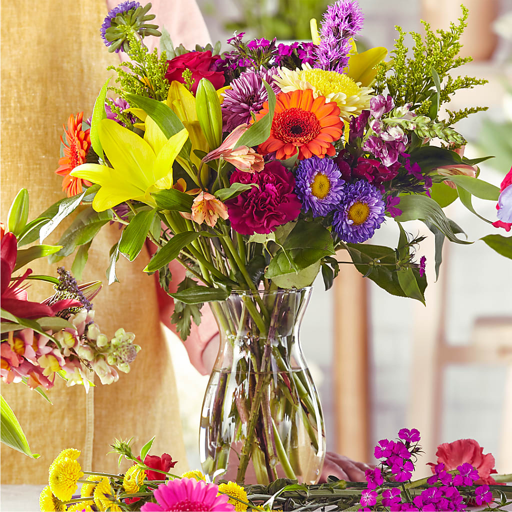 Bold & Bright – A Florist Original – VERN'S SHARONVILLE FLORIST, Cincinnati OH