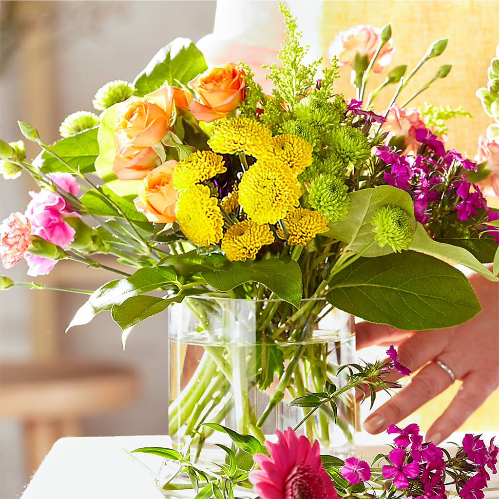 Bold & Bright – A Florist Original – VERN'S SHARONVILLE FLORIST, Cincinnati OH
