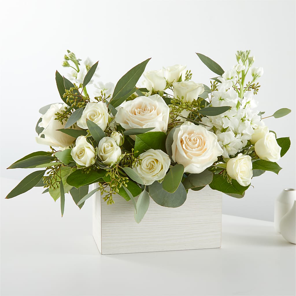 Fresh Linen Box Bouquet – VERN'S SHARONVILLE FLORIST, Cincinnati OH