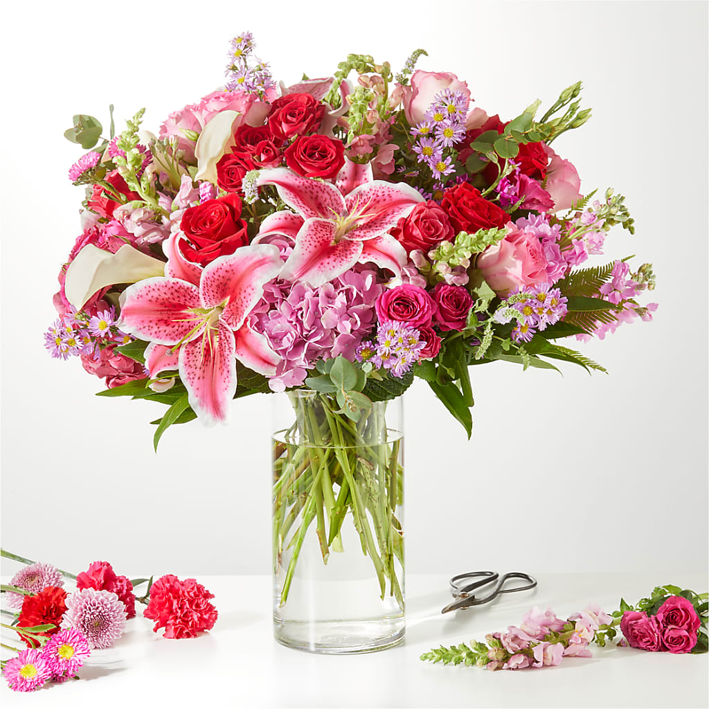 Swooning Over You - A Luxury Florist Original – VERN'S SHARONVILLE FLORIST, Cincinnati OH