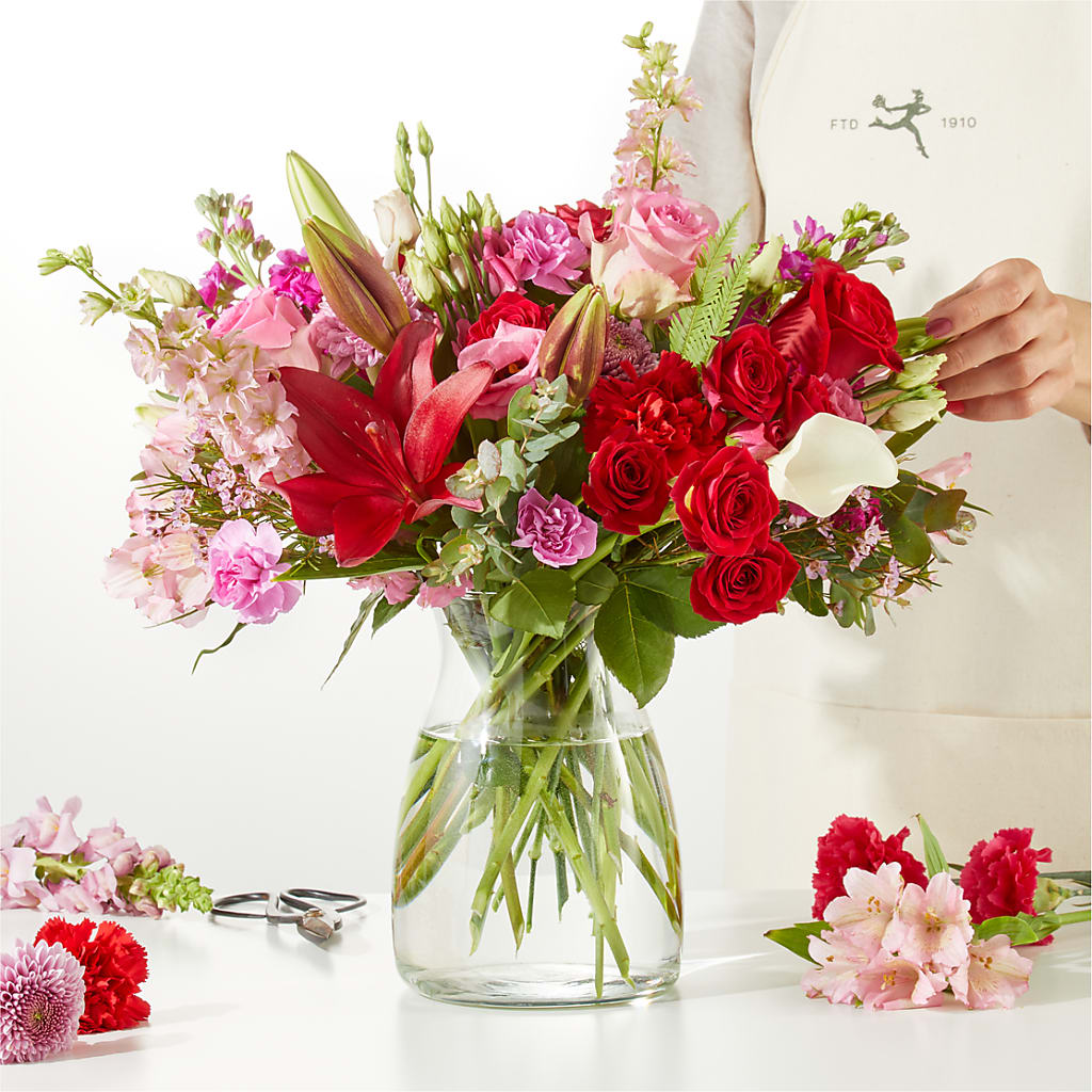Together Forever - A Florist Original – VERN'S SHARONVILLE FLORIST, Cincinnati OH