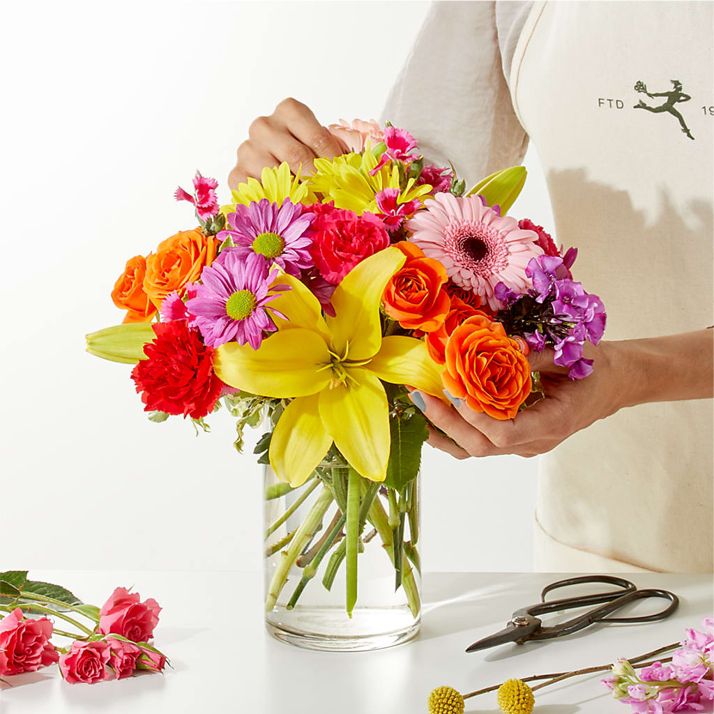 Cue the Confetti - A Florist Original – VERN'S SHARONVILLE FLORIST, Cincinnati OH