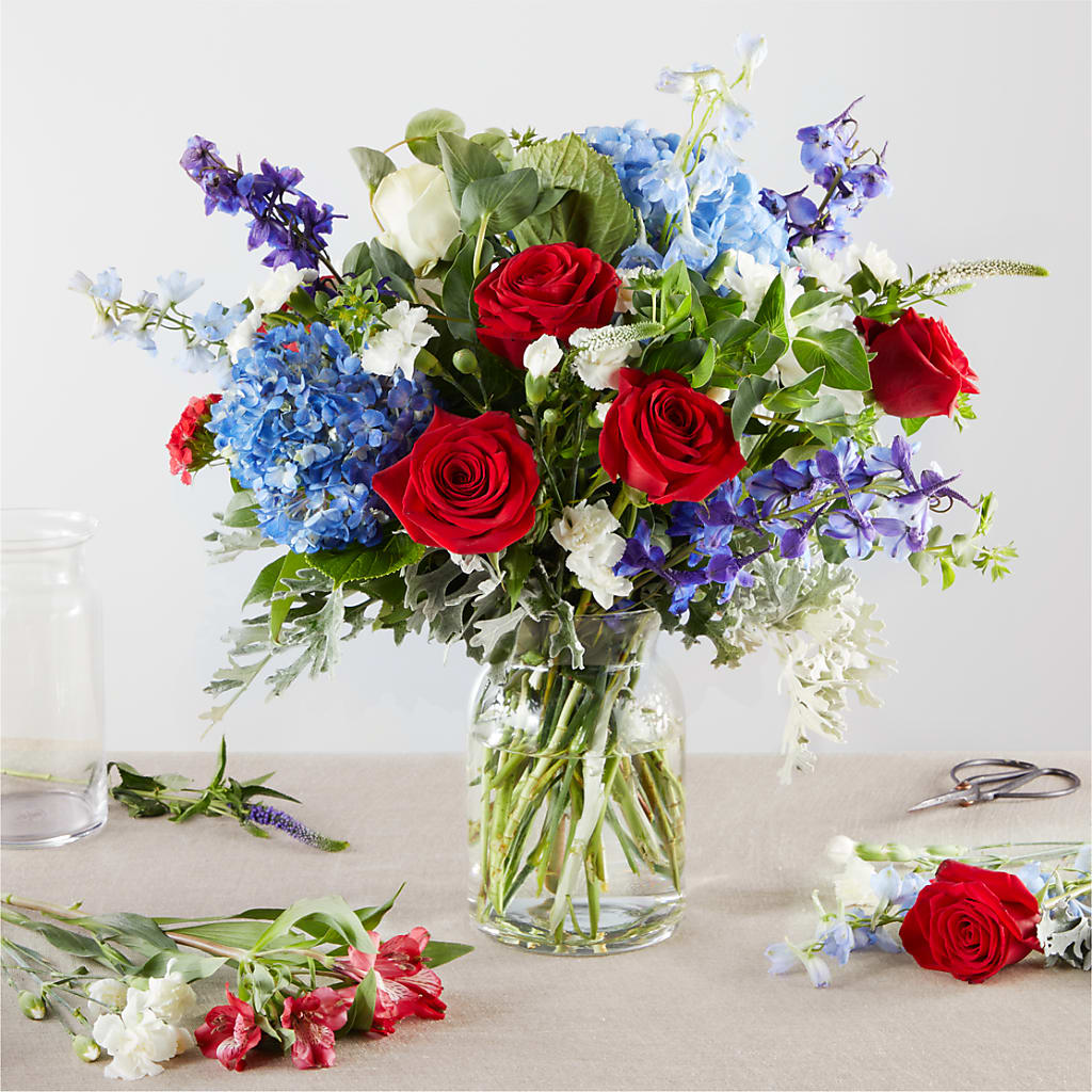 Star Spangled - A Florist Original – VERN'S SHARONVILLE FLORIST, Cincinnati OH