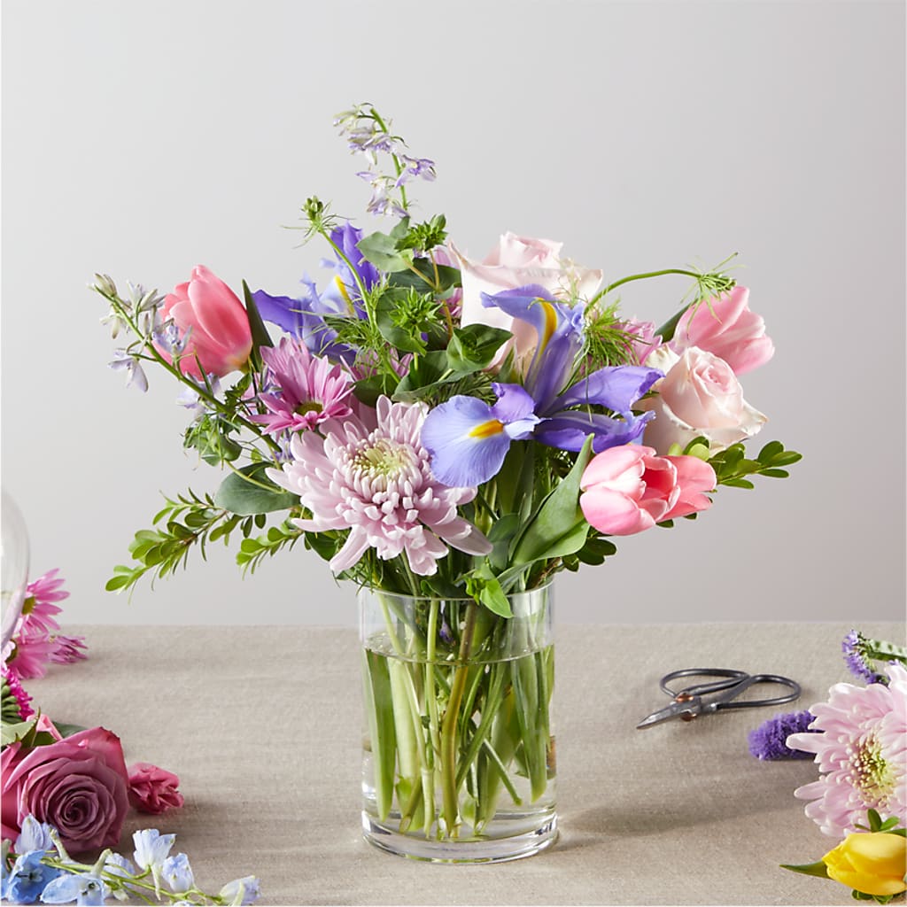 Pastel Tradition - A Florist Original – VERN'S SHARONVILLE FLORIST, Cincinnati OH