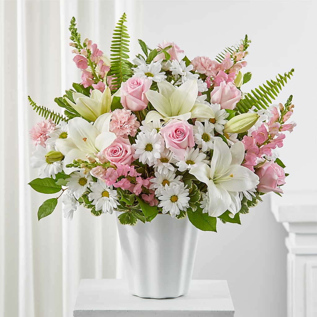Soft Touch Tabletop Basket – VERN'S SHARONVILLE FLORIST, Cincinnati OH