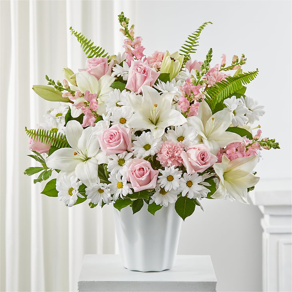 Soft Touch Tabletop Basket – VERN'S SHARONVILLE FLORIST, Cincinnati OH