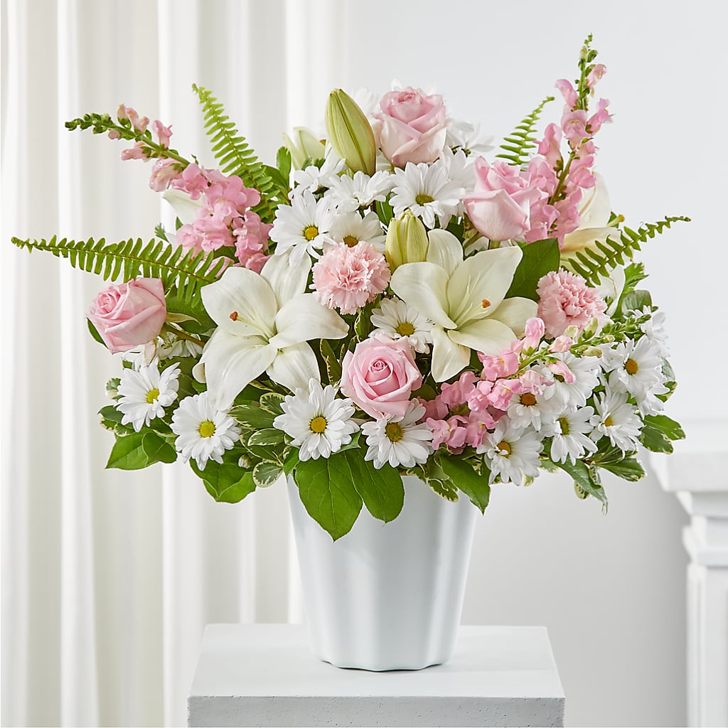 Soft Touch Tabletop Basket – VERN'S SHARONVILLE FLORIST, Cincinnati OH