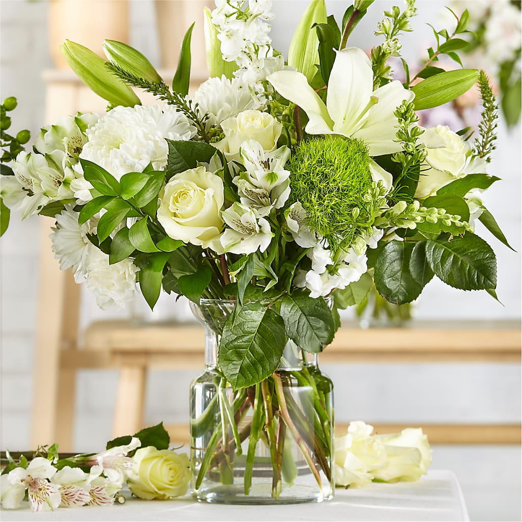 Classic Ivory – A Florist Original – VERN'S SHARONVILLE FLORIST, Cincinnati OH