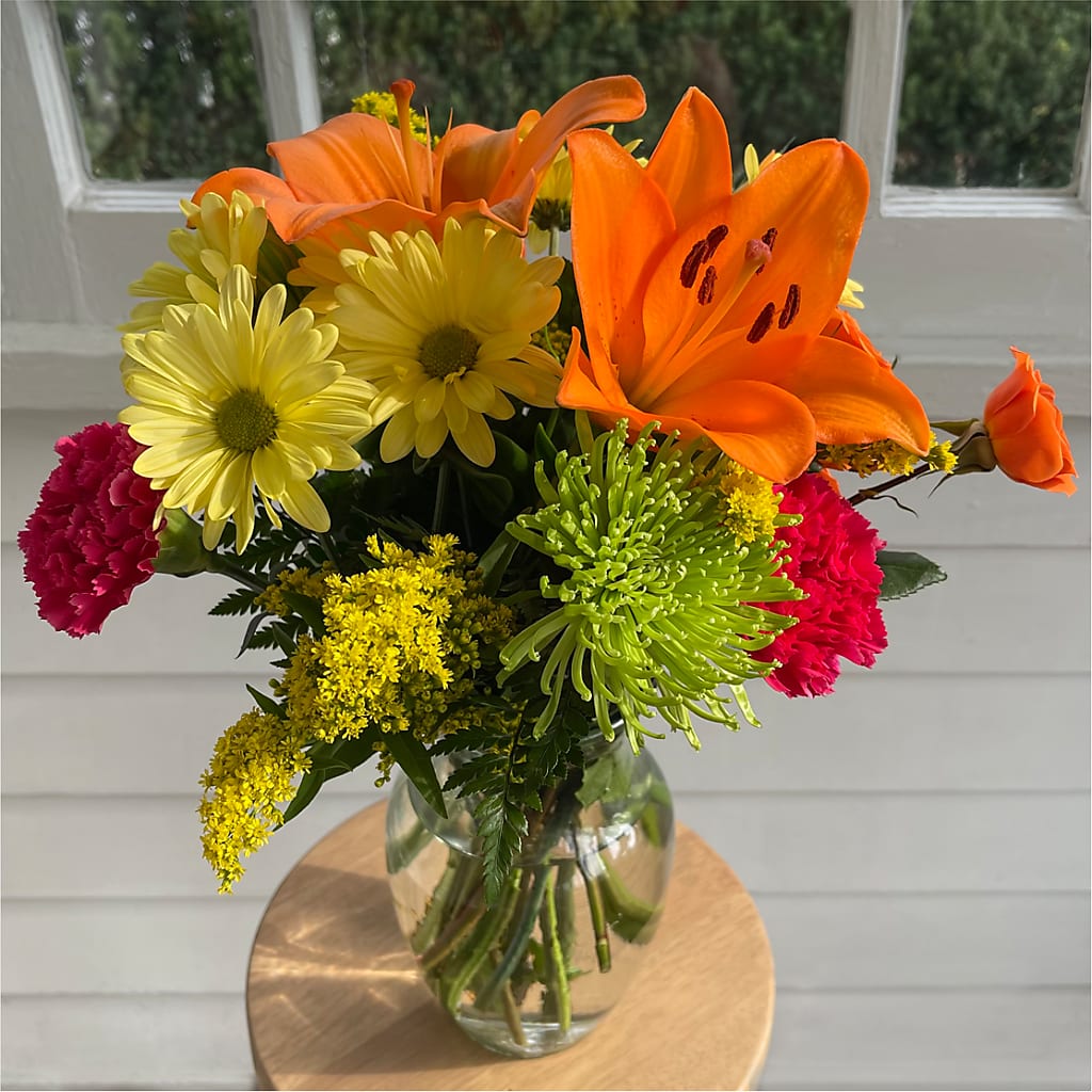 Bold & Bright – A Florist Original – VERN'S SHARONVILLE FLORIST, Cincinnati OH