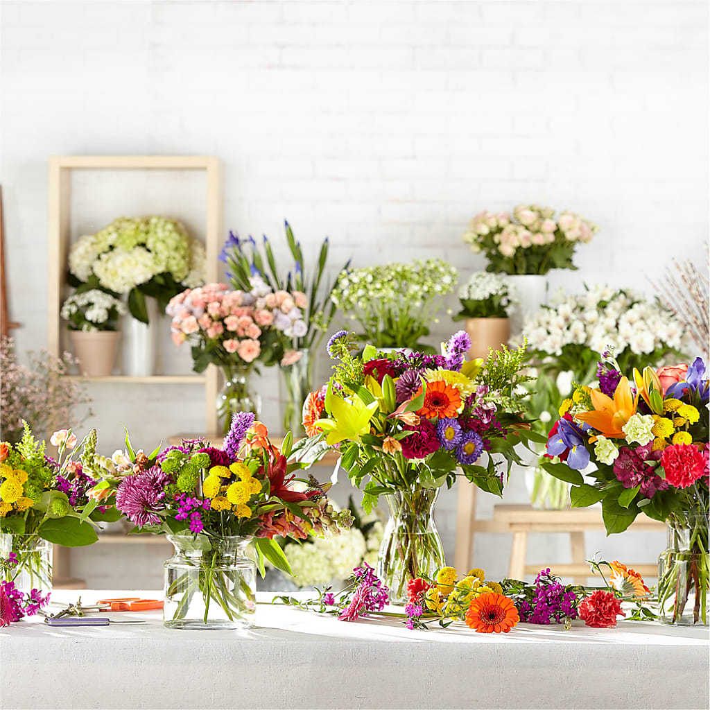 Bold & Bright – A Florist Original – VERN'S SHARONVILLE FLORIST, Cincinnati OH
