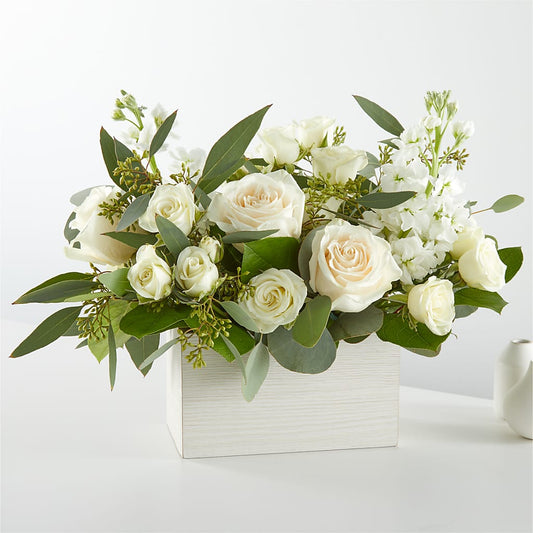 Fresh Linen Box Bouquet – VERN'S SHARONVILLE FLORIST, Cincinnati OH