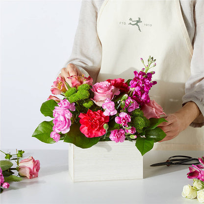 Sweetberry Box – A Florist Original – VERN'S SHARONVILLE FLORIST, Cincinnati OH