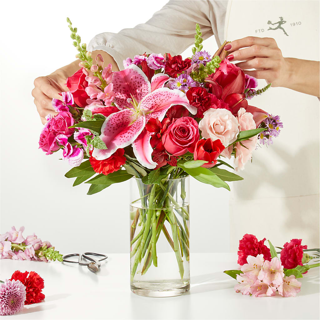 Together Forever - A Florist Original – VERN'S SHARONVILLE FLORIST, Cincinnati OH