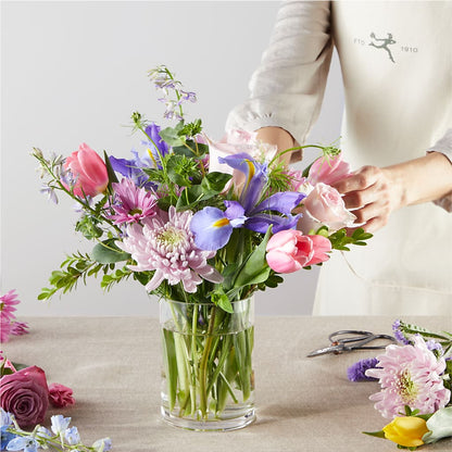 Pastel Tradition - A Florist Original – VERN'S SHARONVILLE FLORIST, Cincinnati OH