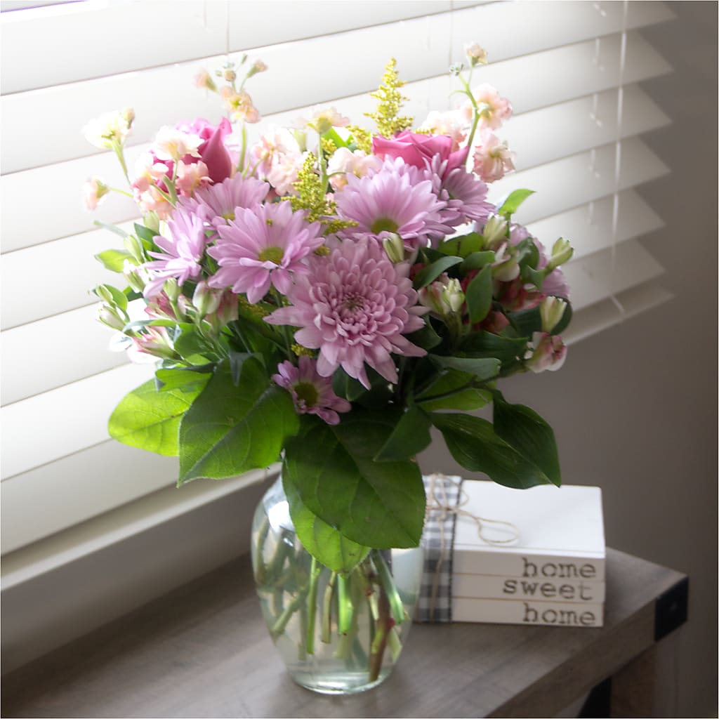 Pastel Tradition - A Florist Original – VERN'S SHARONVILLE FLORIST, Cincinnati OH