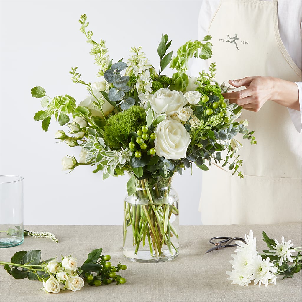 Irish Garden - A Florist Original – VERN'S SHARONVILLE FLORIST, Cincinnati OH