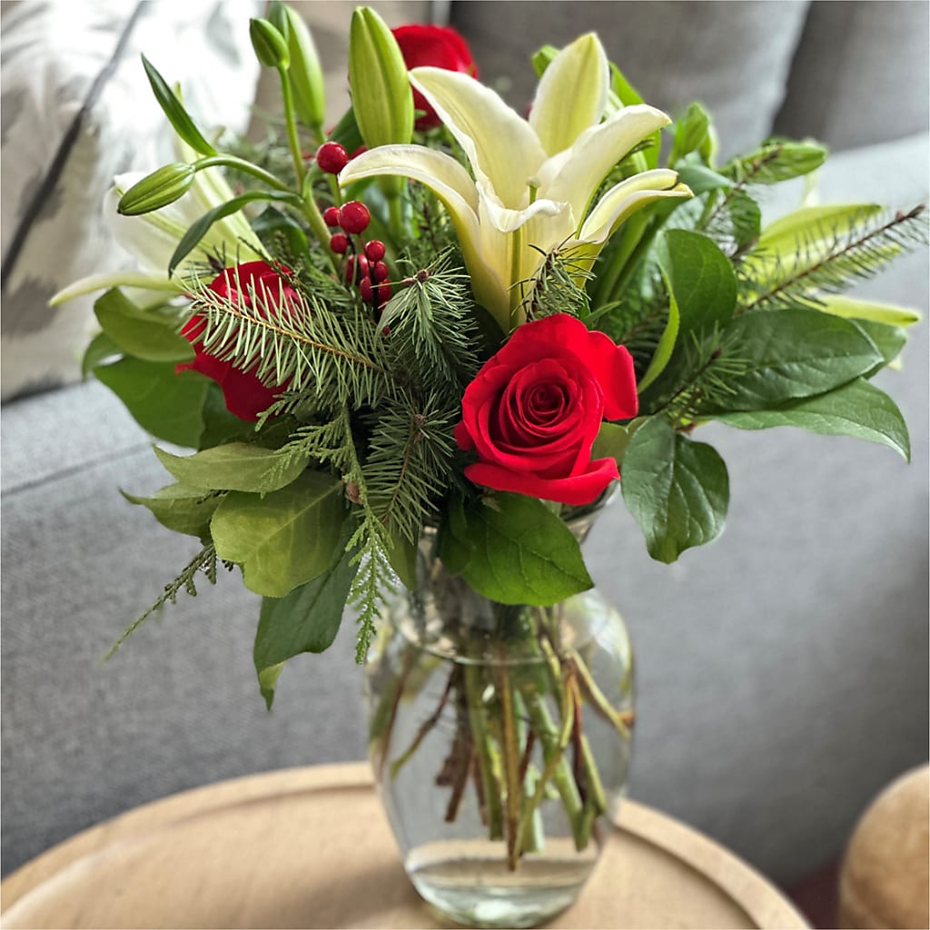 Sparkling Snowflakes Bouquet – VERN'S SHARONVILLE FLORIST, Cincinnati OH