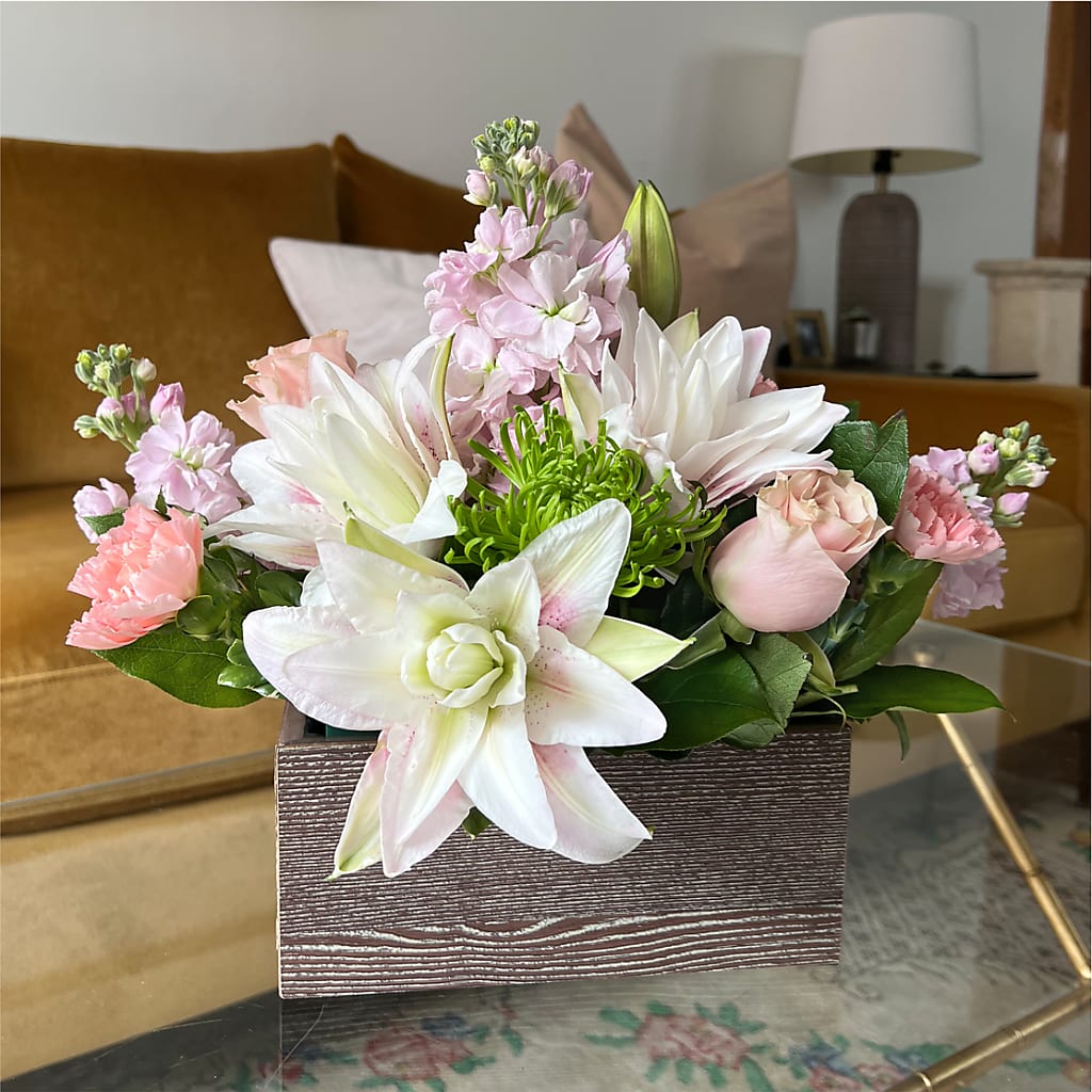 Beautiful Spirit Basket – VERN'S SHARONVILLE FLORIST, Cincinnati OH