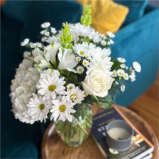 Classic Ivory – A Florist Original – VERN'S SHARONVILLE FLORIST, Cincinnati OH