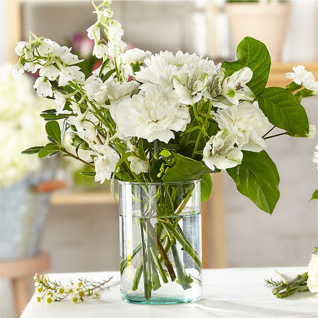 Classic Ivory – A Florist Original – VERN'S SHARONVILLE FLORIST, Cincinnati OH