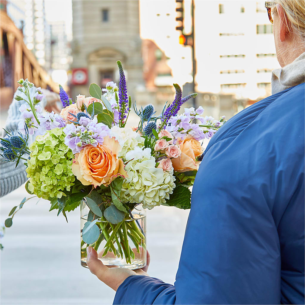 Porch Swing Bouquet – VERN'S SHARONVILLE FLORIST, Cincinnati OH