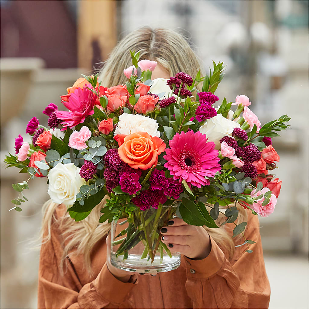 Smell the Roses Bouquet – VERN'S SHARONVILLE FLORIST, Cincinnati OH
