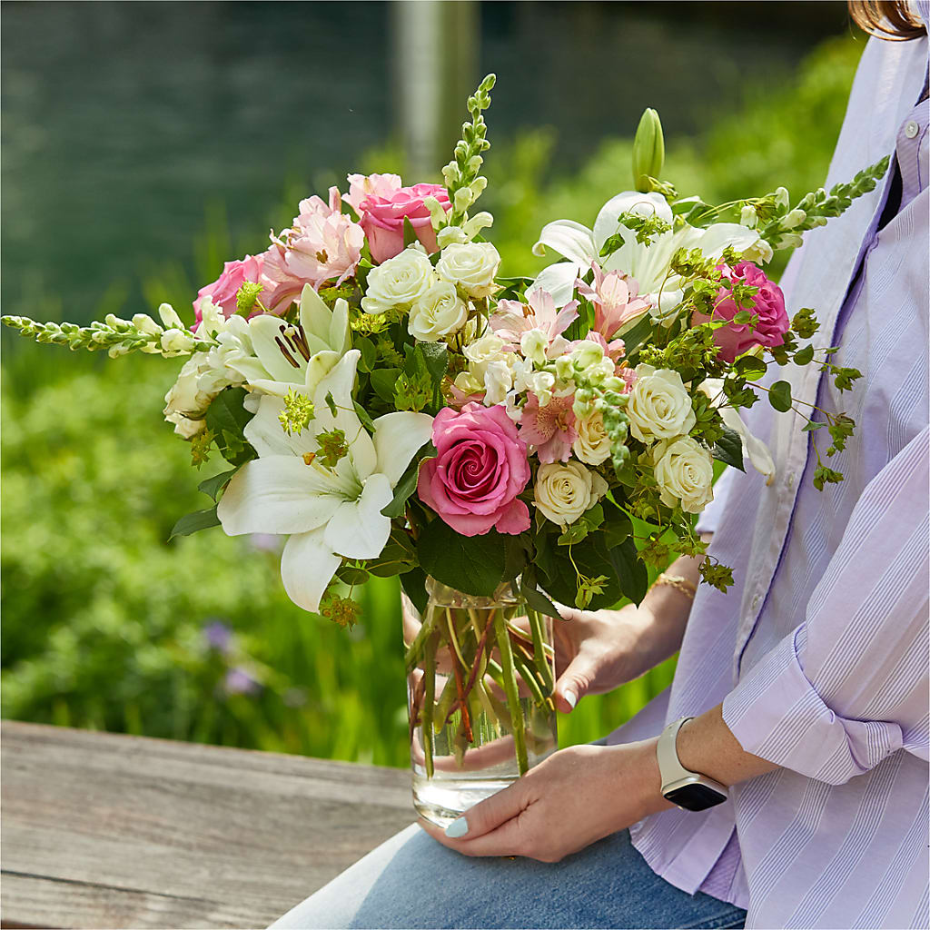 Fondly Bouquet – VERN'S SHARONVILLE FLORIST, Cincinnati OH